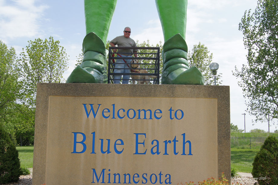 Juxtaposition big and small